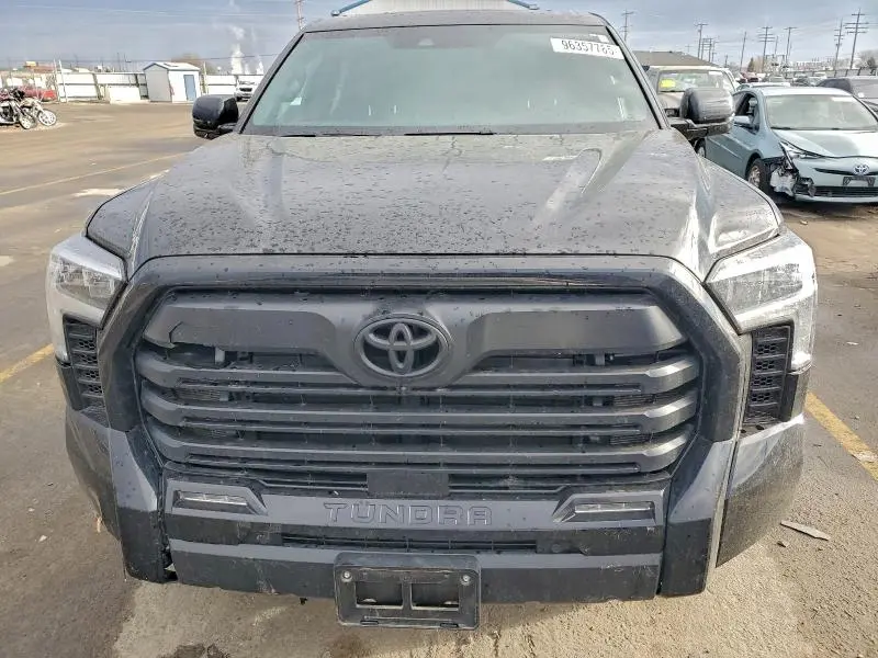 2025 TOYOTA TUNDRA CREWMAX LIMITED  