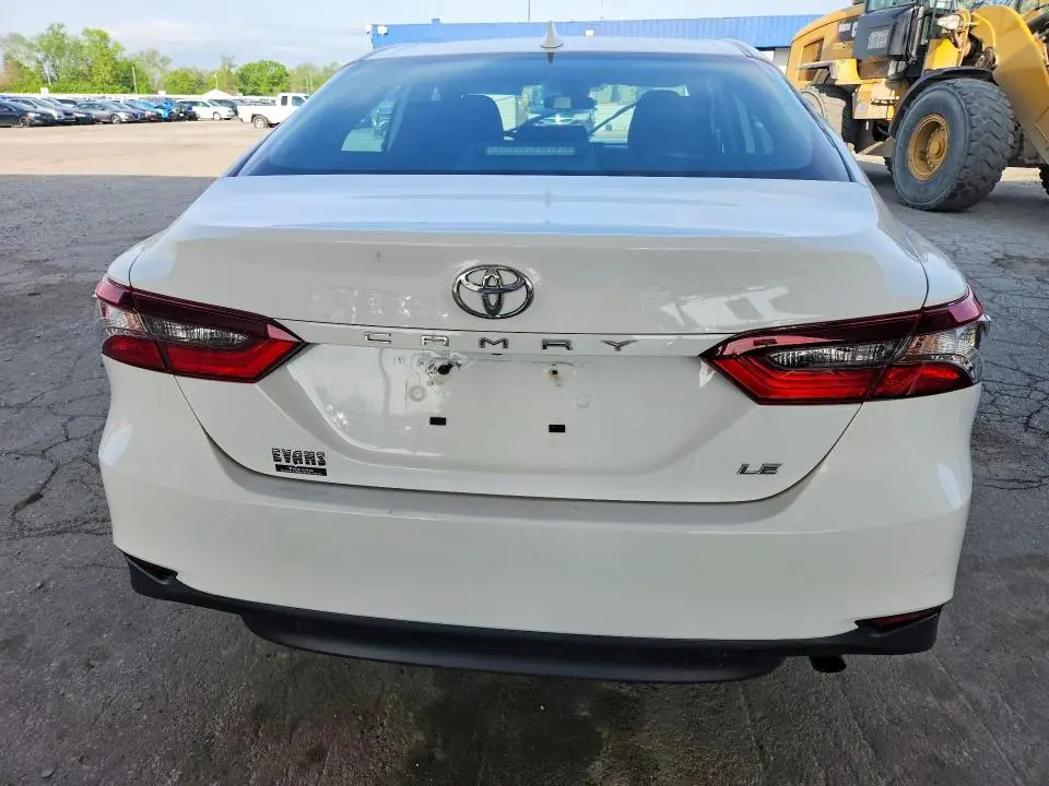 2022 TOYOTA CAMRY LE  