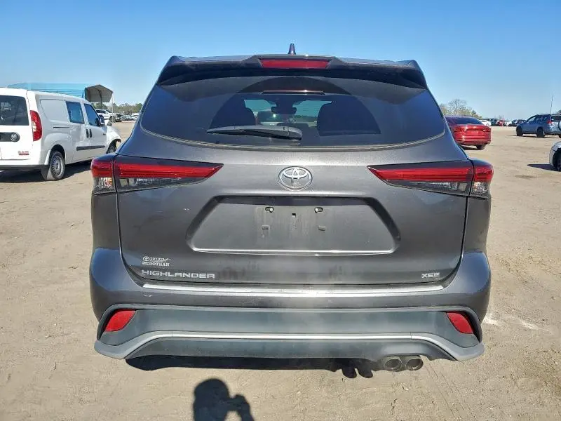 2022 TOYOTA HIGHLANDER XSE  