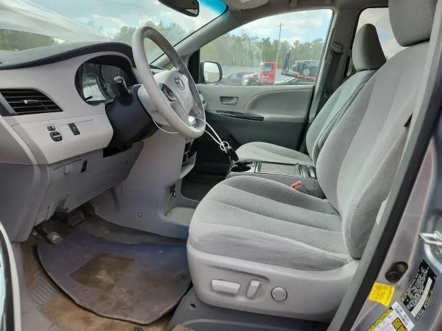 2013 TOYOTA SIENNA LE  
