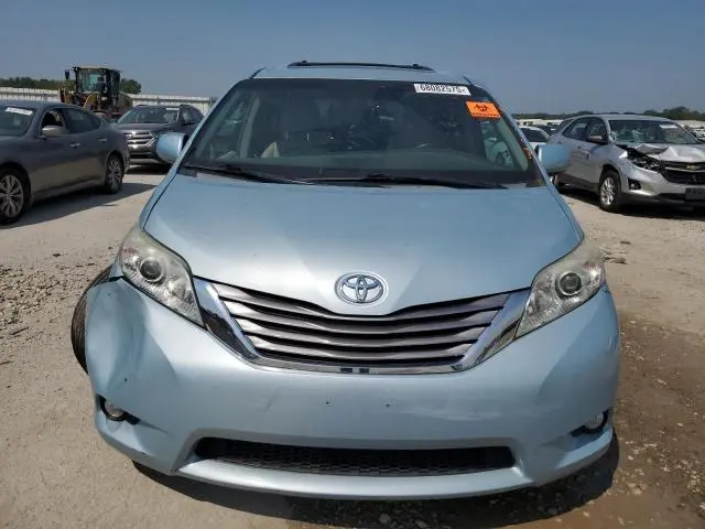 2016 TOYOTA SIENNA XLE  