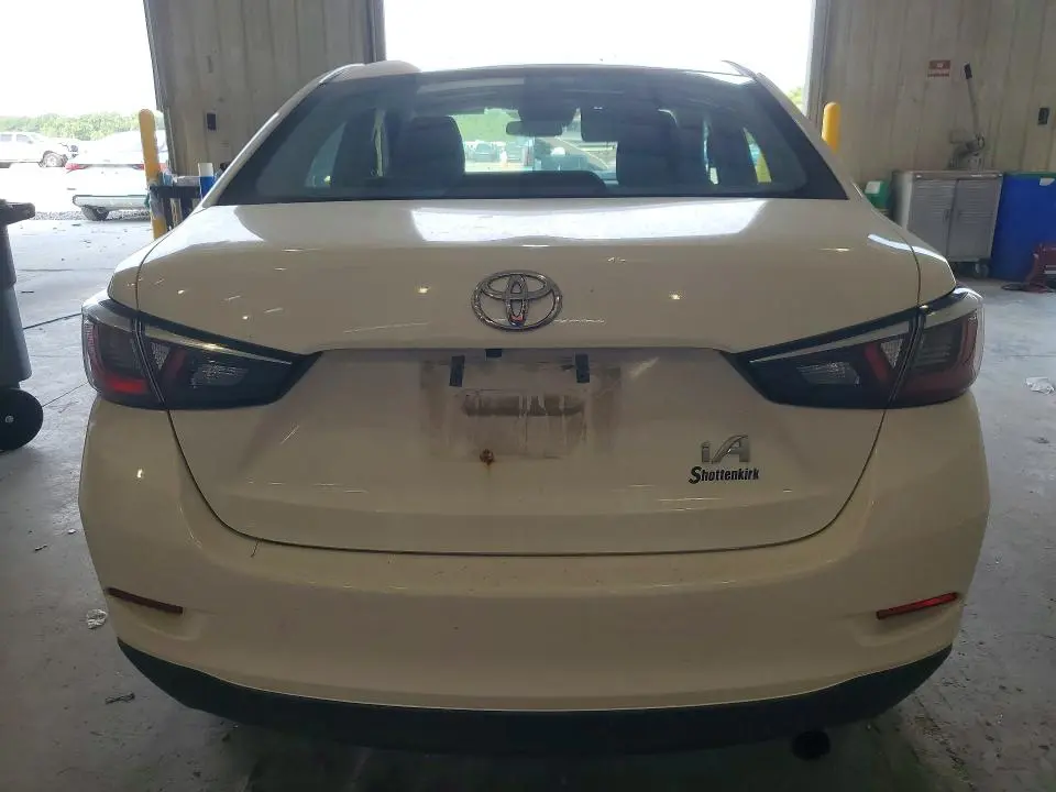 2017 TOYOTA YARIS IA BASE  
