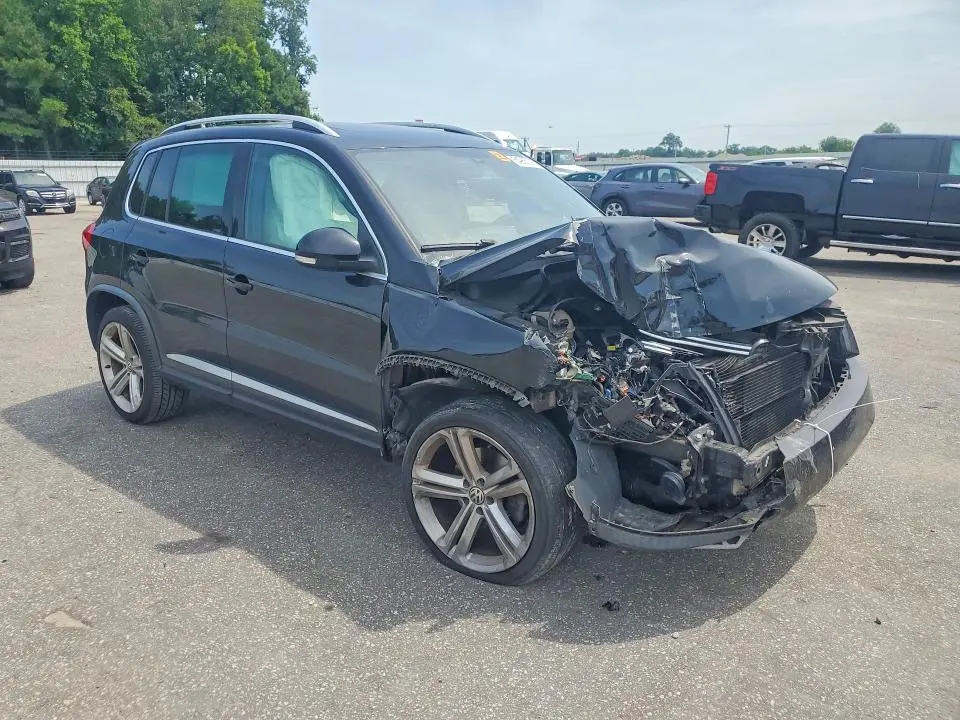 2014 VOLKSWAGEN TIGUAN S  