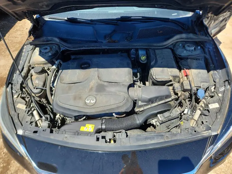 2017 INFINITI QX30 BASE  