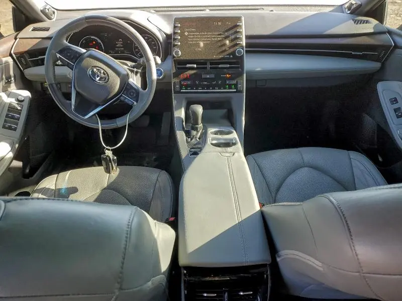 2019 TOYOTA AVALON XLE  