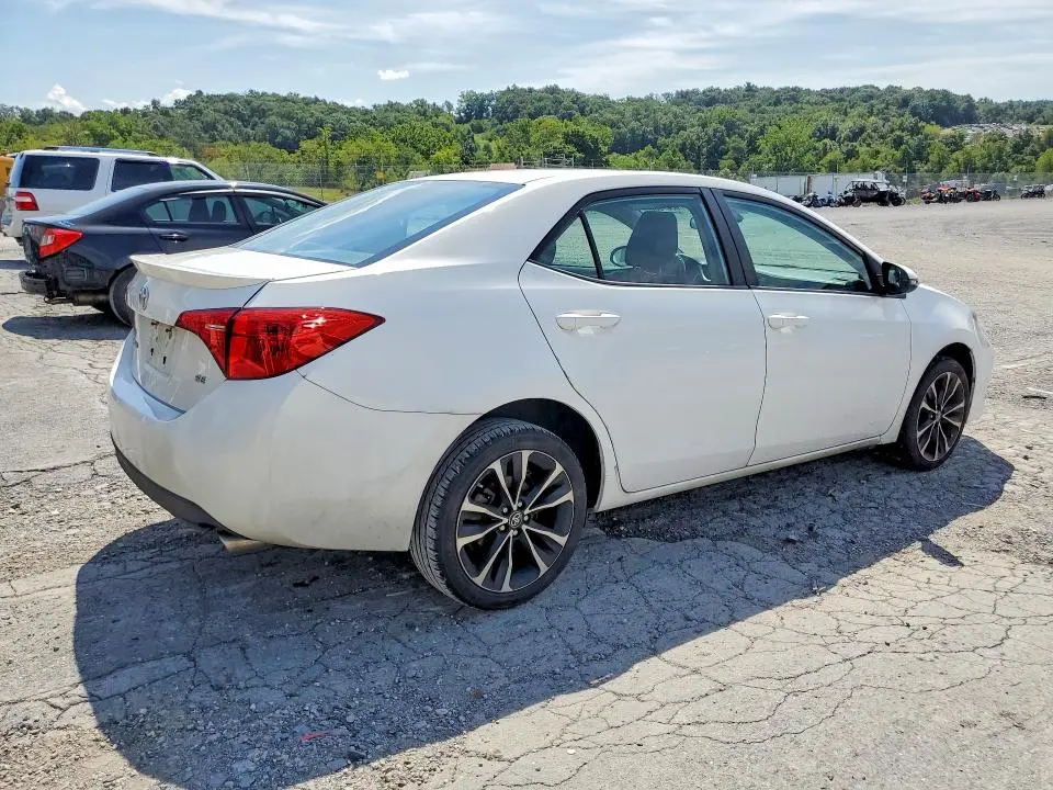 2018 TOYOTA COROLLA SE  