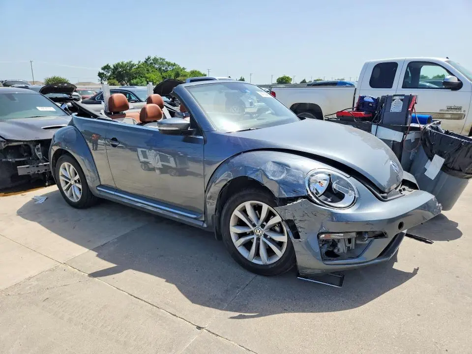 2017 VOLKSWAGEN BEETLE S/SE  