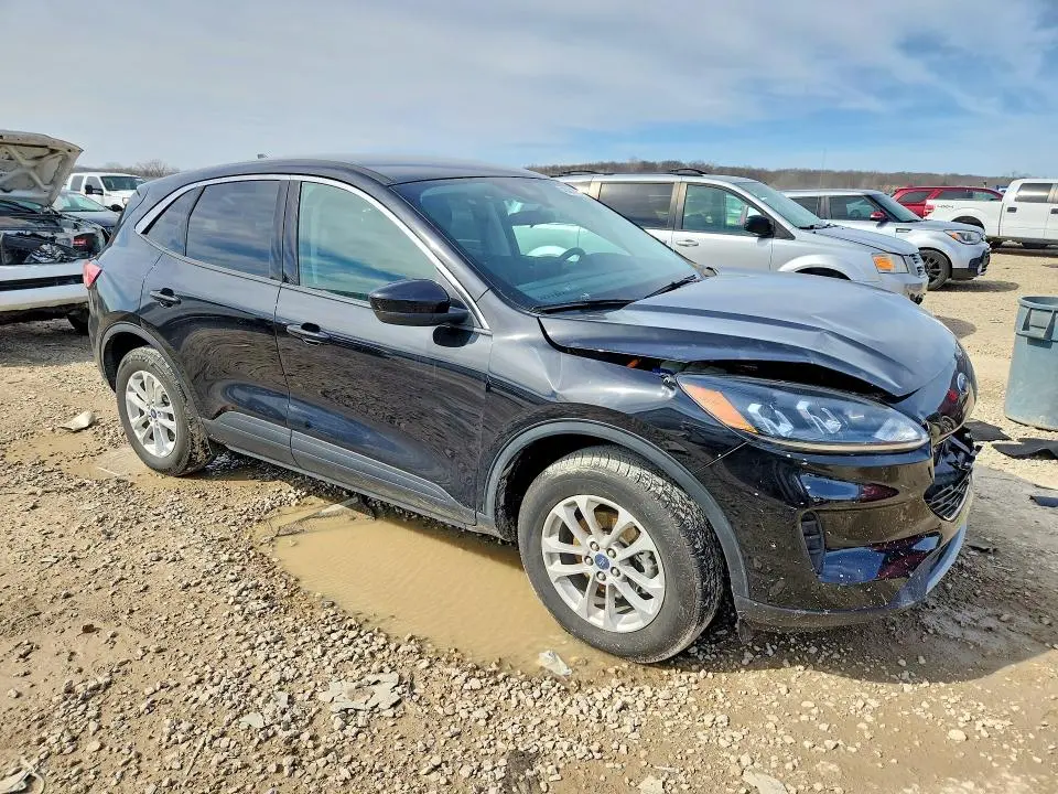 2021 FORD ESCAPE SE  