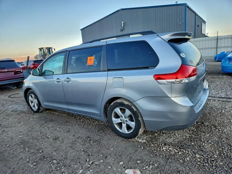 2011 TOYOTA SIENNA LE  