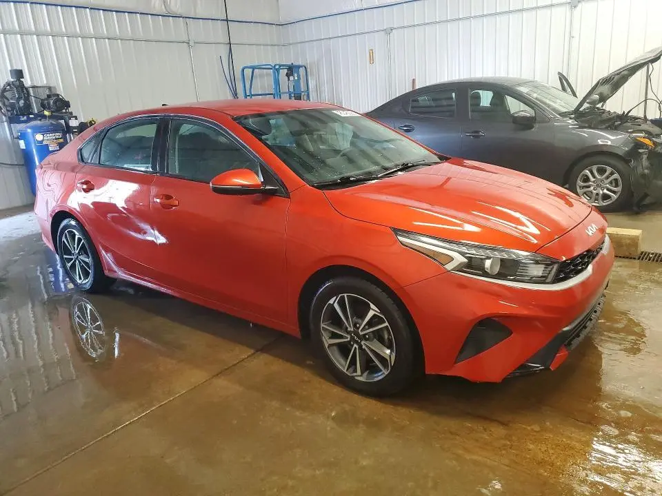 2022 KIA FORTE LXS  