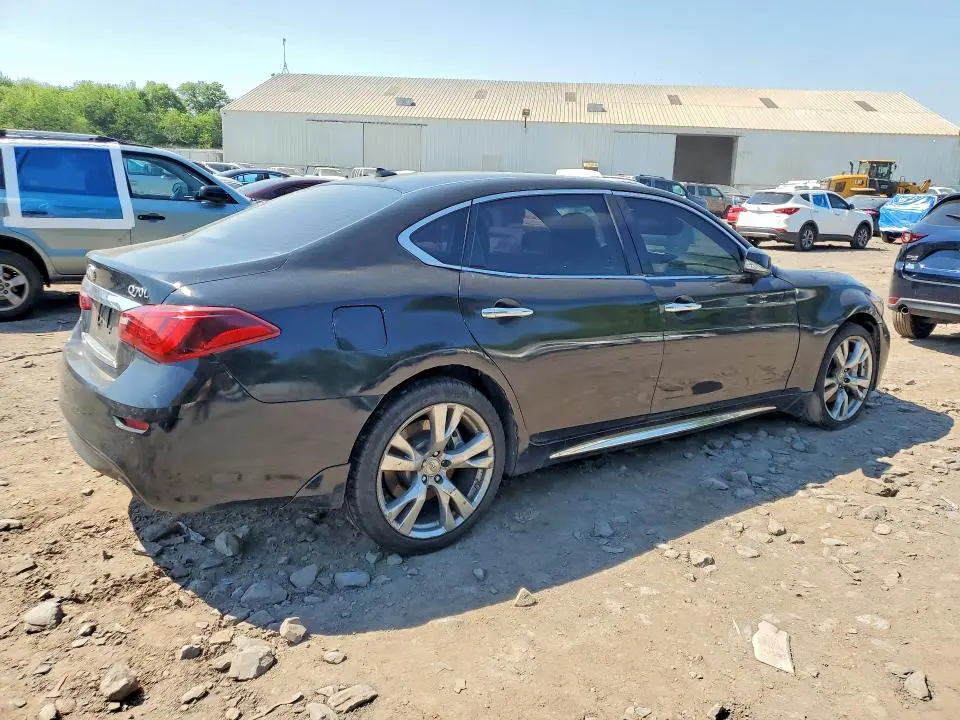 2015 INFINITI Q70L 3.7  