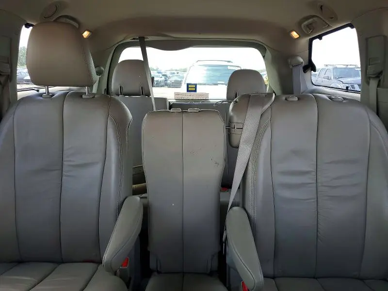 2011 TOYOTA SIENNA XLE 8-PASSENGER  