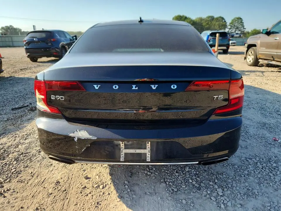2019 VOLVO S90 T5 MOMENTUM  
