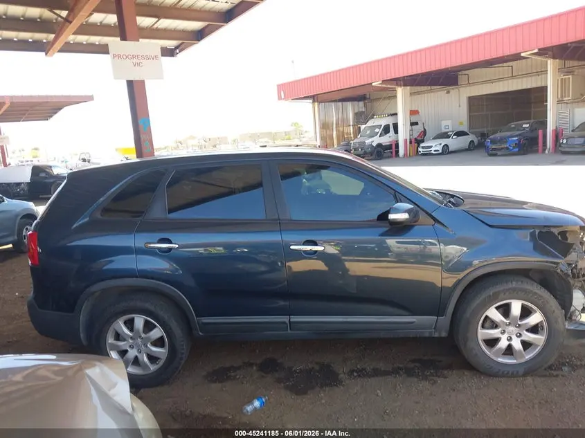 2011 KIA SORENTO LX