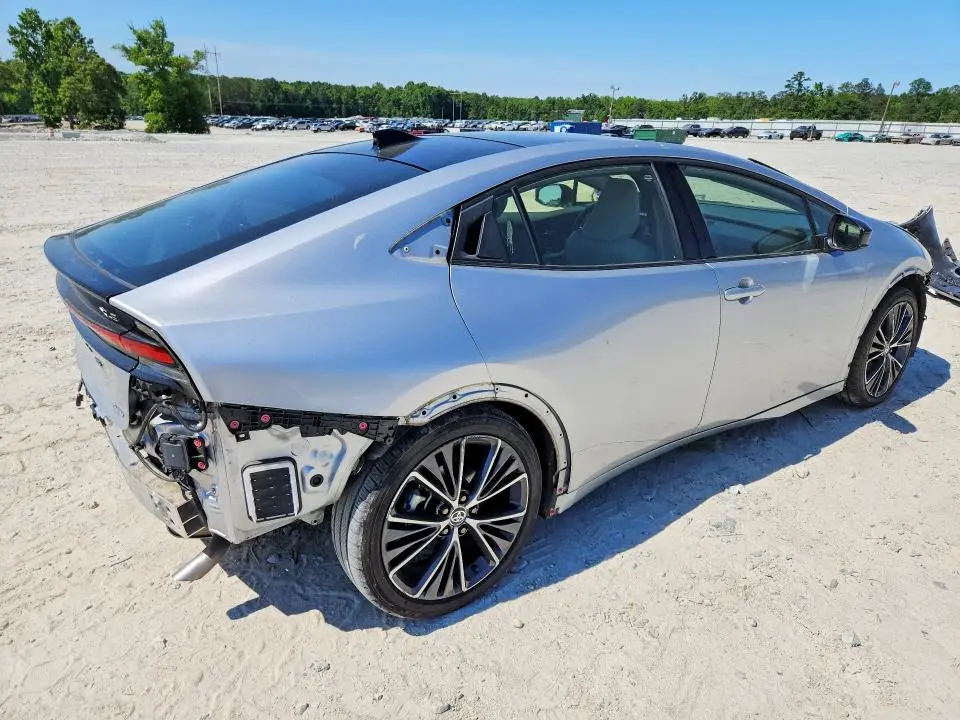 2023 TOYOTA PRIUS XLE  
