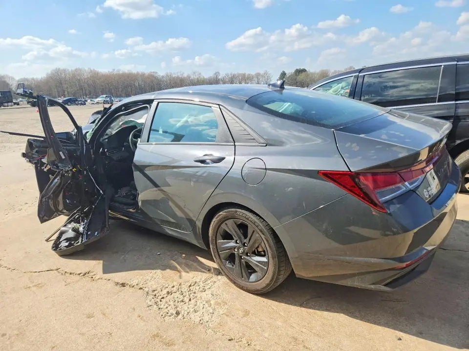 2023 HYUNDAI ELANTRA SEL  