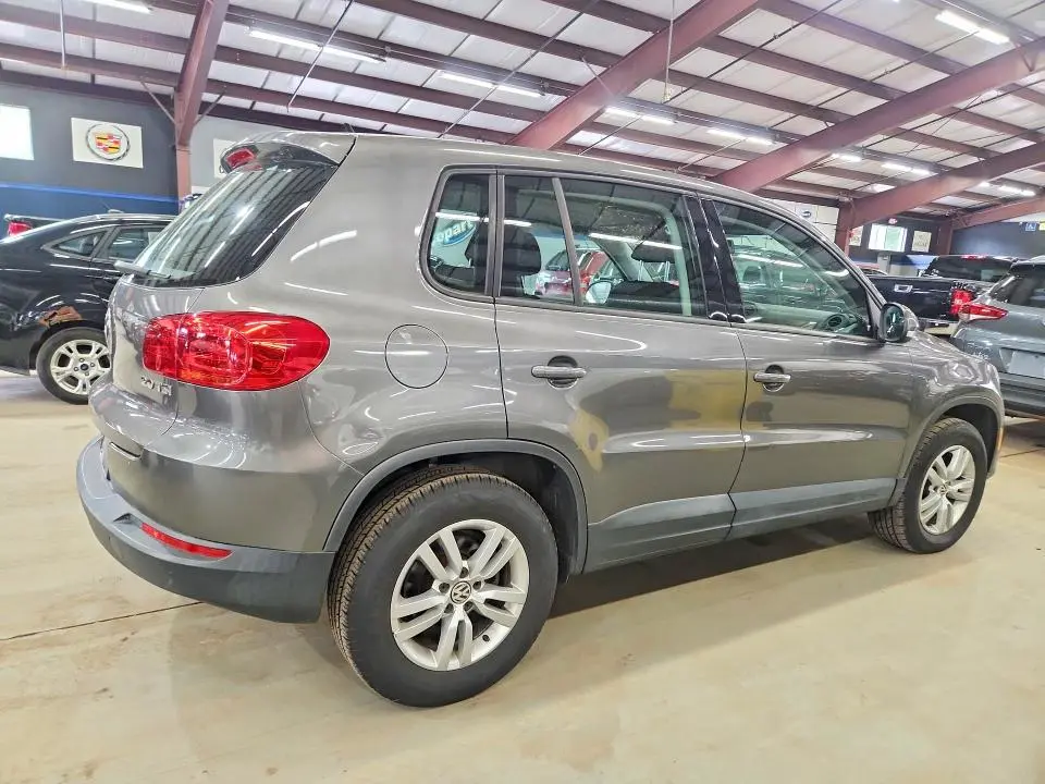 2013 VOLKSWAGEN TIGUAN S  