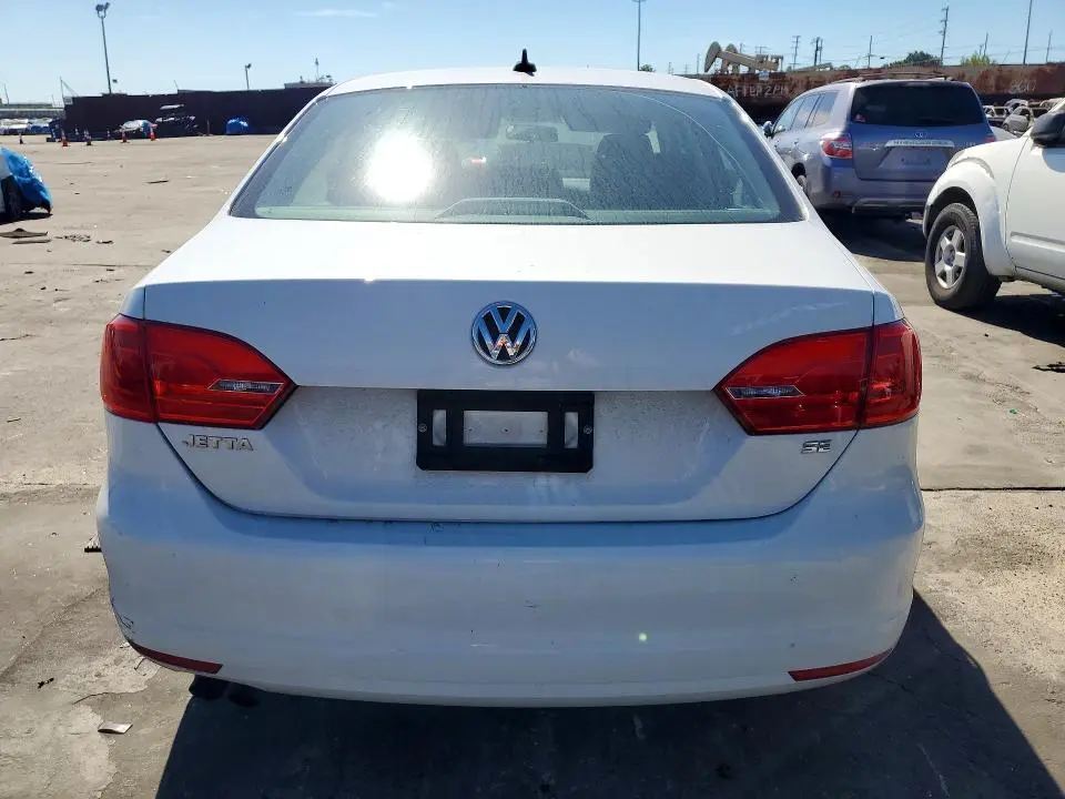 2014 VOLKSWAGEN JETTA SE  