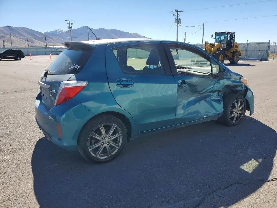 2012 TOYOTA YARIS 5-DOOR SE  