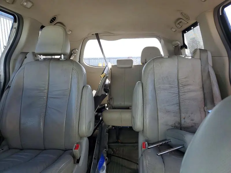 2011 TOYOTA SIENNA XLE 7-PASSENGER  