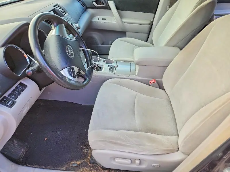2011 TOYOTA HIGHLANDER BASE  