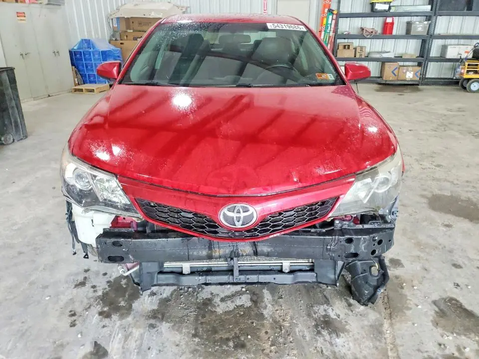 2014 TOYOTA CAMRY SE  
