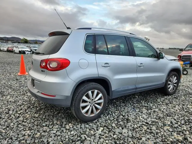 2011 VOLKSWAGEN TIGUAN S  