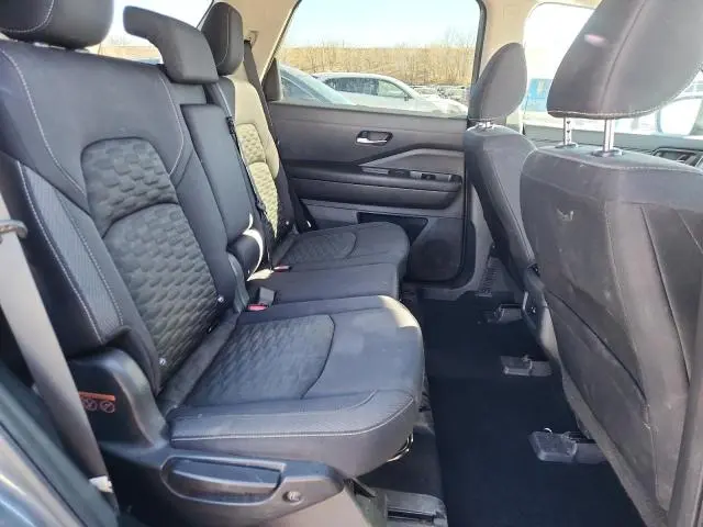 2022 NISSAN PATHFINDER SV  