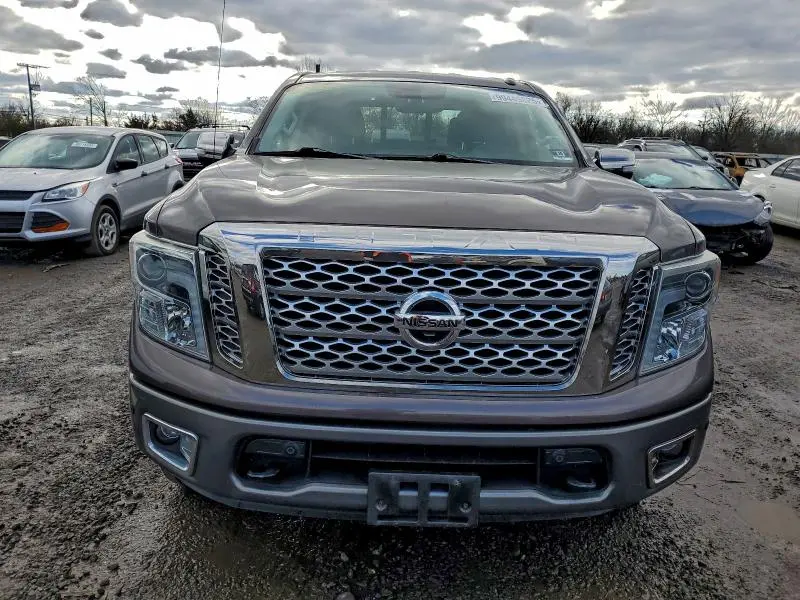 2017 NISSAN TITAN SV  