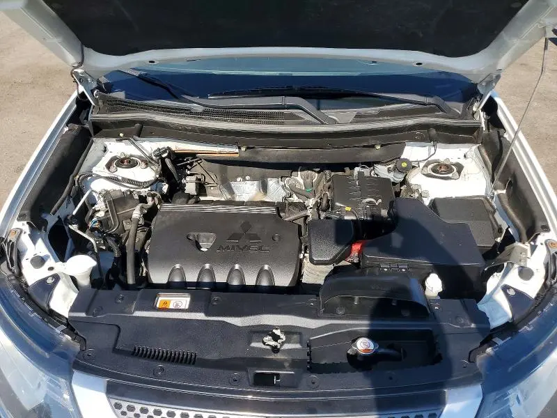 2019 MITSUBISHI OUTLANDER ES  