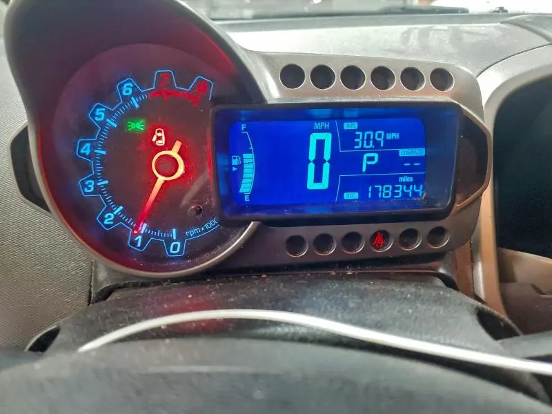 2015 CHEVROLET SONIC LT  