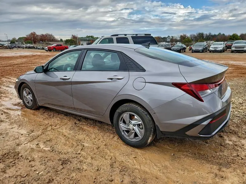 2024 HYUNDAI ELANTRA SE  