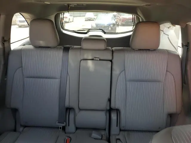 2016 TOYOTA HIGHLANDER LE  