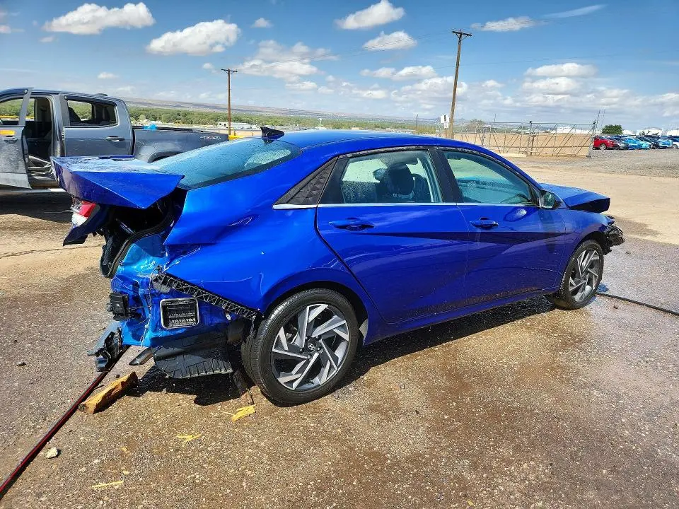 2024 HYUNDAI ELANTRA SEL  
