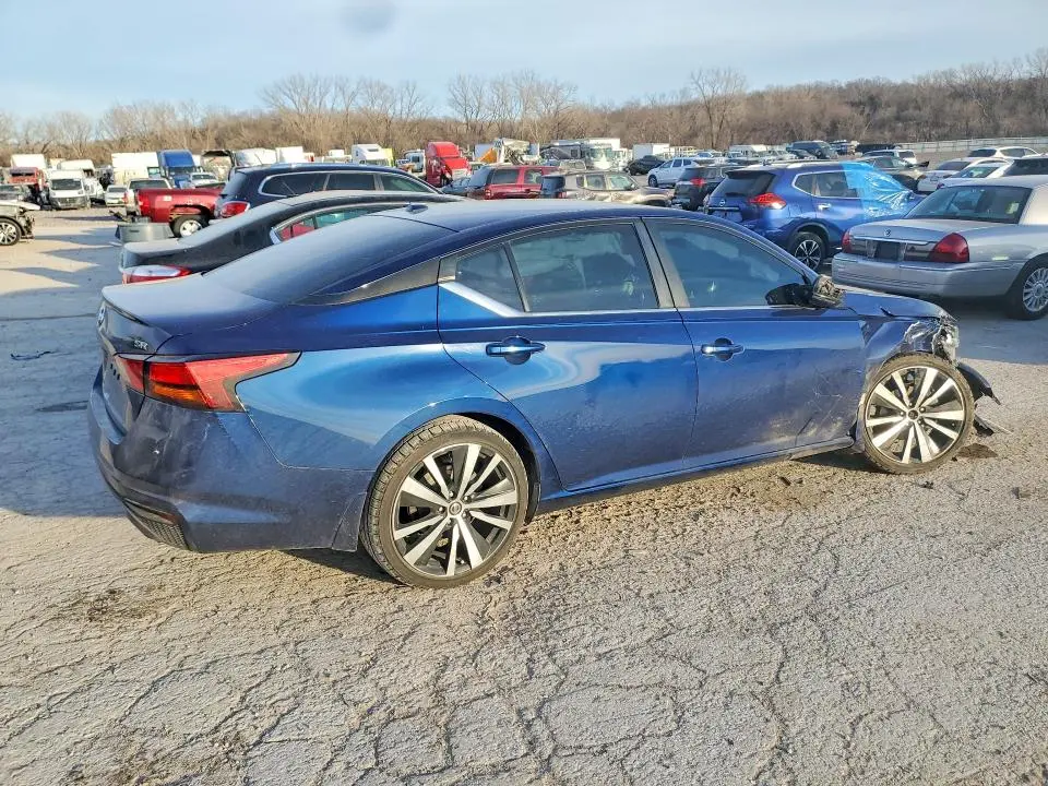 2019 NISSAN ALTIMA SR  