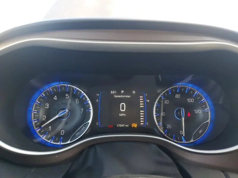 2022 CHRYSLER VOYAGER LX  