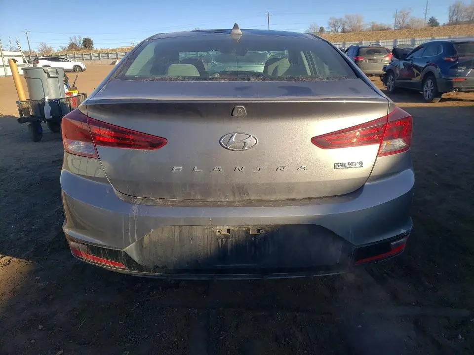 2020 HYUNDAI ELANTRA SEL  
