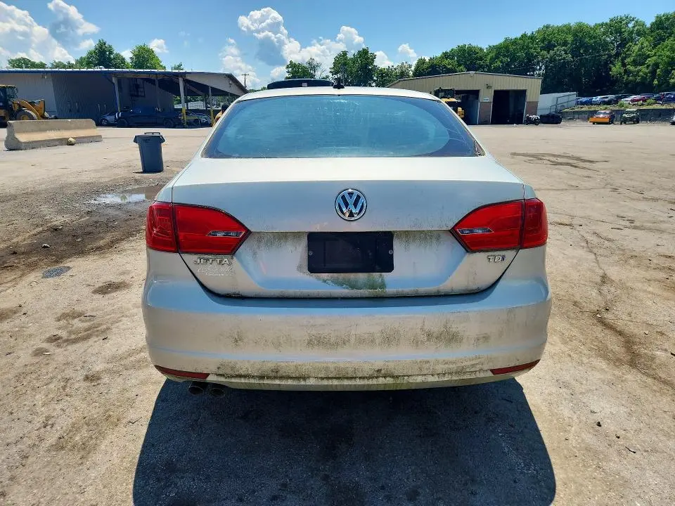 2011 VOLKSWAGEN JETTA TDI  