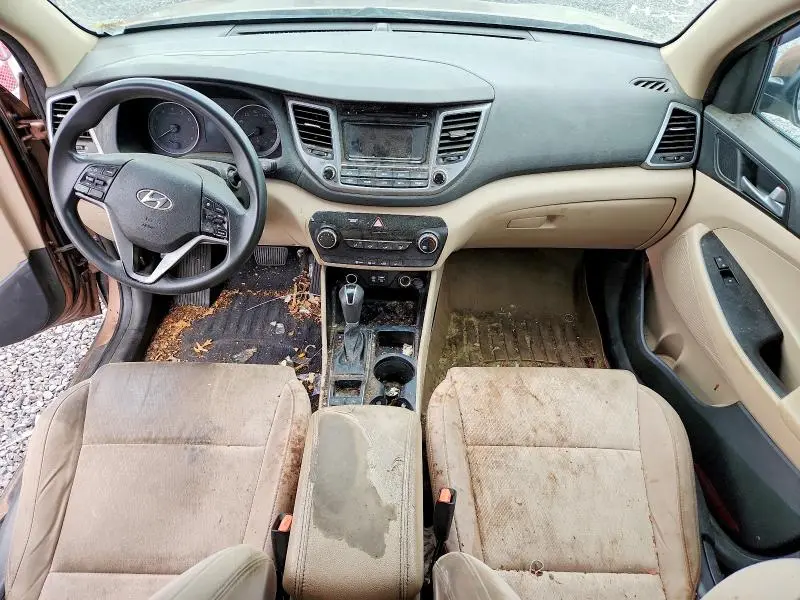 2017 HYUNDAI TUCSON SE  