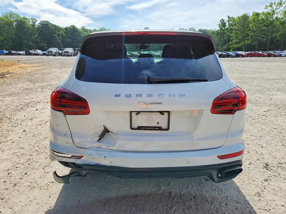 2016 PORSCHE CAYENNE   