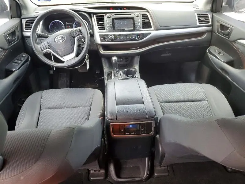 2019 TOYOTA HIGHLANDER LE  