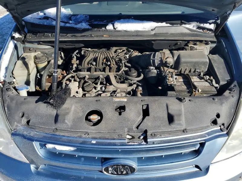 2010 KIA SEDONA LX  