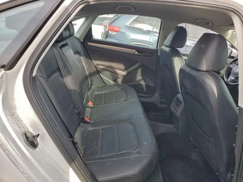 2015 VOLKSWAGEN PASSAT S  