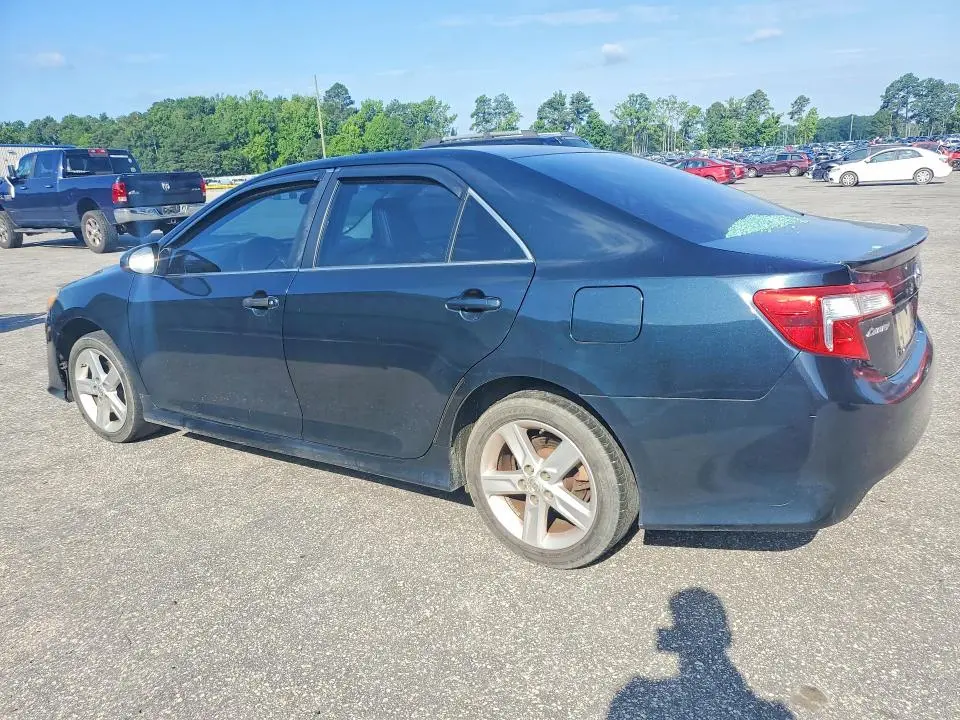 2014 TOYOTA CAMRY SE  