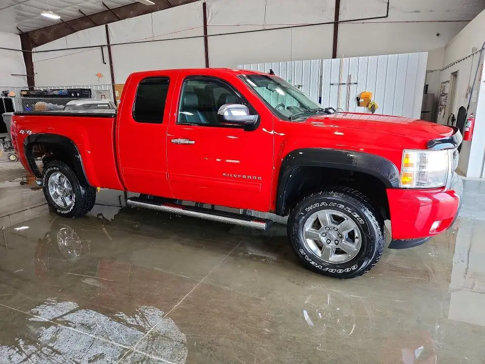 2011 CHEVROLET SILVERADO K1500 LT  