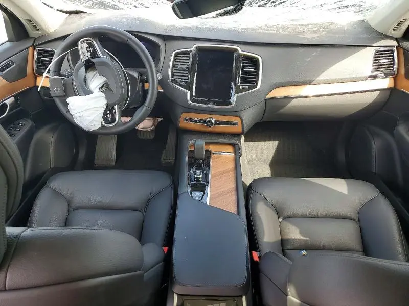 2024 VOLVO XC90 PLUS  