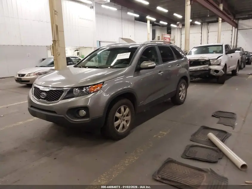 2013 KIA SORENTO LX V6
