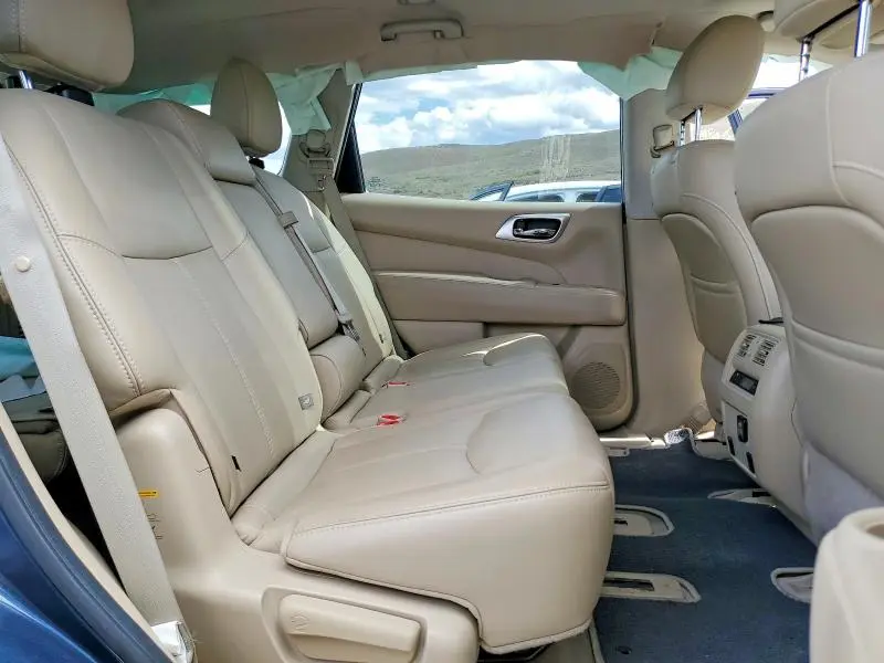 2014 NISSAN PATHFINDER SL  