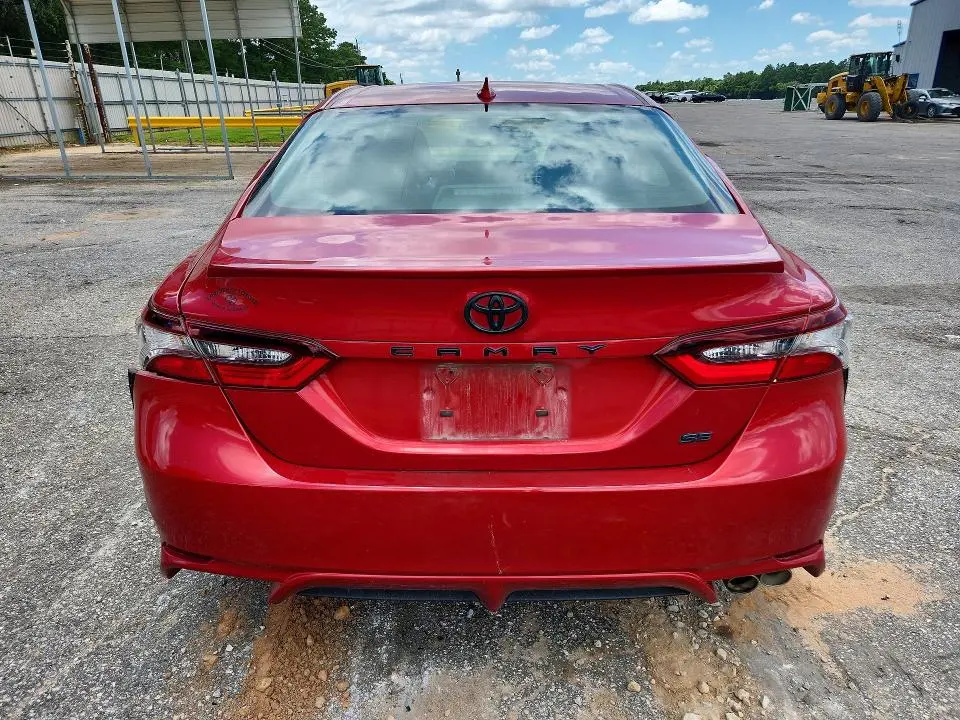 2021 TOYOTA CAMRY SE  