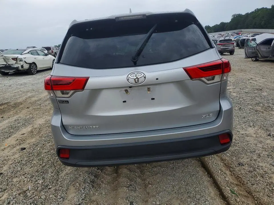 2019 TOYOTA HIGHLANDER XLE  